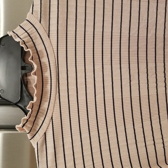 💕MICHAEL STARS💕 Rachel Stripe Mock Neck Top ~ Whisper Striped 90s Lettuce Edge - Picture 6 of 10